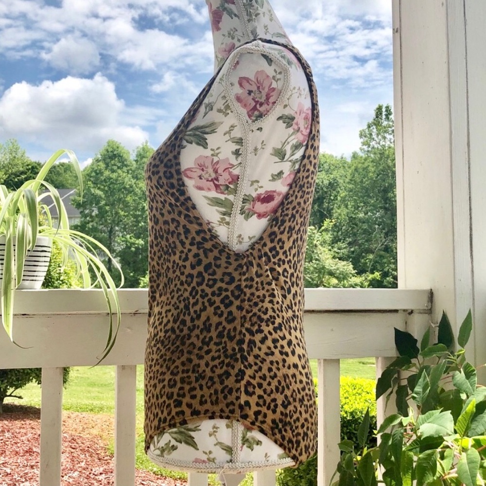 Leopard Print Bodysuit - Picture 2 of 6